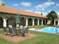 Captains Quarters Motor Inn Hotels in Cambridge