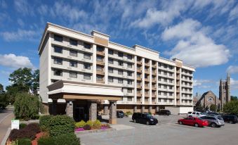 Holiday Inn Niagara Falls State Park Entry