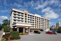 Holiday Inn Niagara Falls State Park Entry