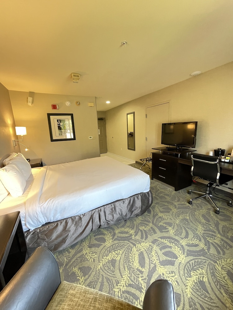 Country Inn & Suites by Radisson, San Carlos, CA