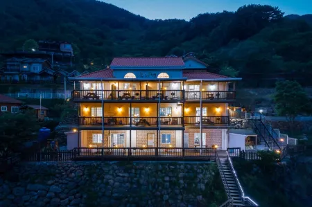 Gurye Jirisan Green Tea Star Pension Отели в г. Куре