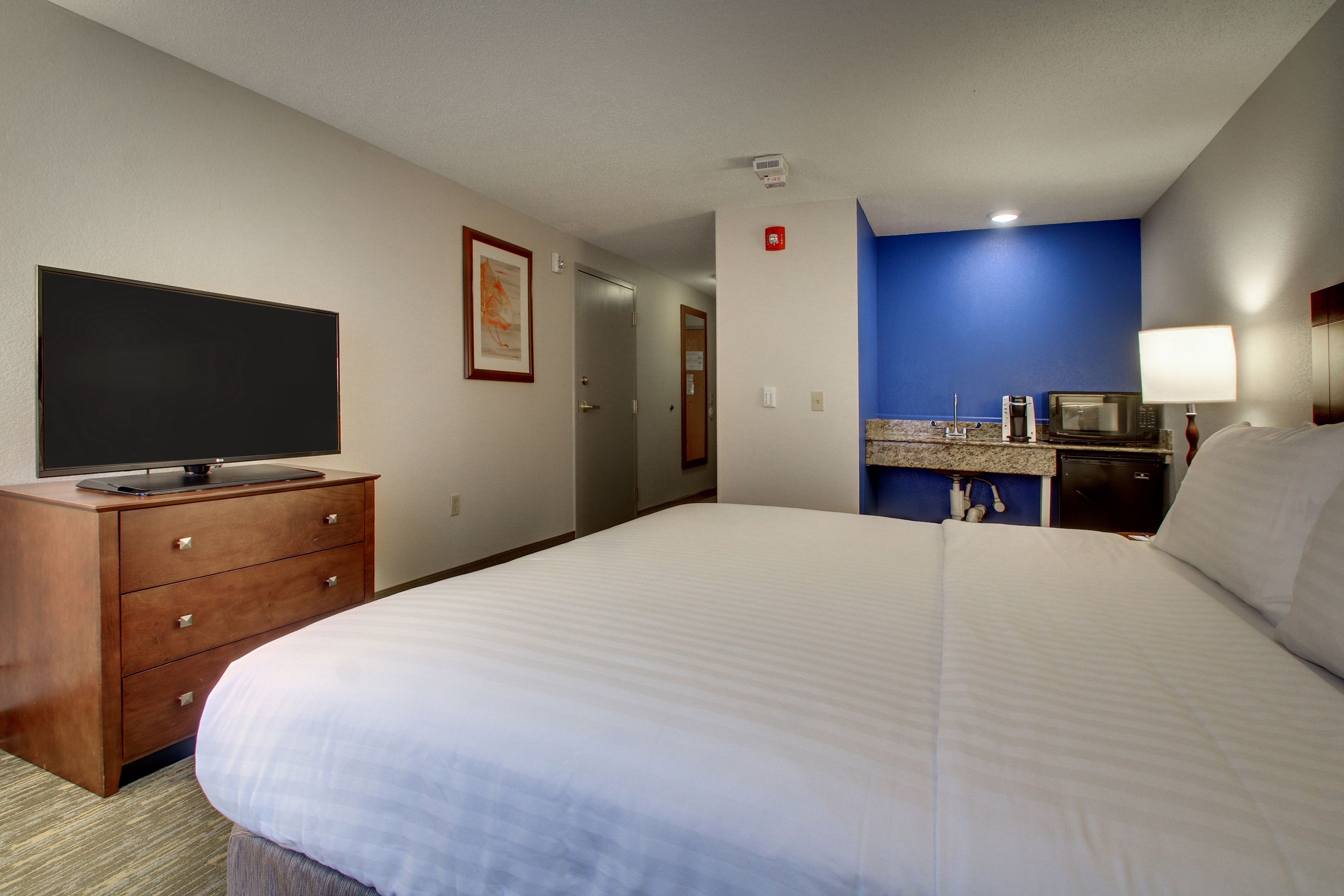 Holiday Inn Express & Suites - Lincoln East - White Mountains, an Ihg Hotel