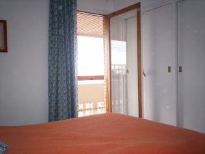 Comfortable Apartment on the 10t Floor with Seesight and Balcony