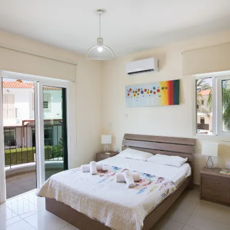 Protaras Mesogeios Villa Me16 / Beachfront Villa in Protaras Center