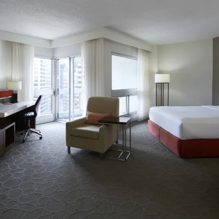 Delta Hotels Montreal Отели рядом с достопримечательностью «Кинотеатр Экс-Сентрис»