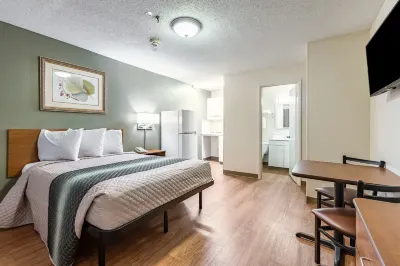 โฮมทาวน์สตูดิโอส์ บาย เรดรูฟ แอตแลนตา นอร์ธอีสต์ - นอร์ครอส เซาธ์ โรงแรมใน