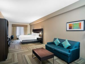 Holiday Inn Express & Suites Ashland