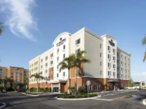 Candlewood Suites MIAMI EXEC AIRPORT - KENDALL by IHG Hotels in Country Walk