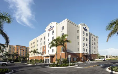 Candlewood Suites Miami Exec Airport - Kendall Отели в г. Палметто-Истейтс