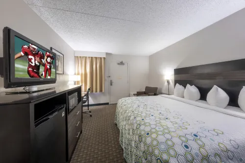 HomeTown Inn East Syracuse