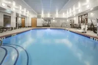 Holiday Inn Express & Suites Yankton