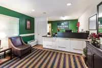 HomeTowne Studios by Red Roof Atlanta – Lawrenceville Hotels in Lawrenceville