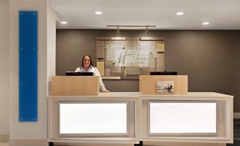 Holiday Inn Express & Suites Shawnee I-40