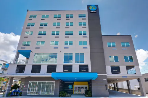 Tru by Hilton St. Petersburg Downtown Central Ave - parking
