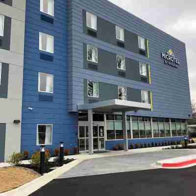 Microtel Inn & Suites by Wyndham Hot Springs Hotel Exterior