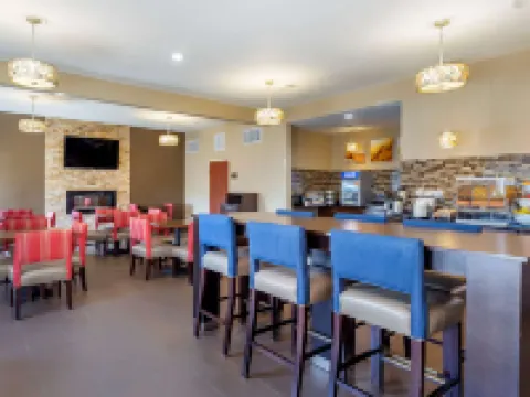 北奧羅拉-內珀維爾舒適套房酒店 奧羅拉酒店