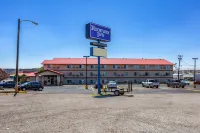 Rodeway Inn - parking