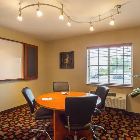 Birch Hill Suites Clarksville-Louisville North