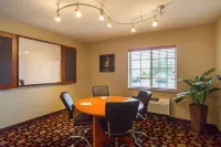 Birch Hill Suites Clarksville-Louisville North - Wifi