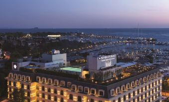 Wyndham Grand Istanbul Kalamış Marina Hotel
