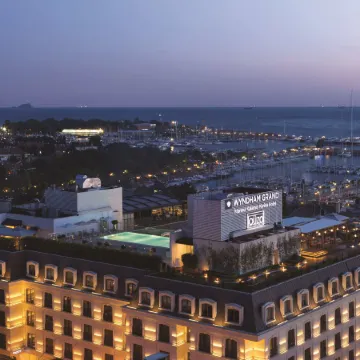 Wyndham Grand Istanbul Kalamış Marina Hotel