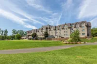 DoubleTree by Hilton Quebec Resort Hotels near Stade CANAC