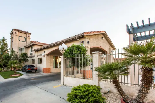 凱藝酒店-近中國湖海軍基地