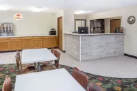 Super 8 by Wyndham Pekin/Peoria Area Hotels in Elm Grove Township