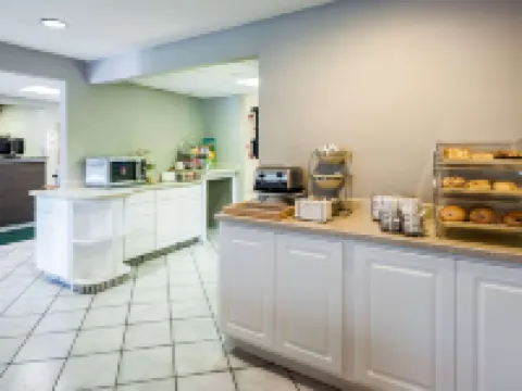 Quality Inn Solomons - Beacon Marina Hotels in Solomons