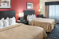 ควอลิตี้ อินน์ แอนด์ สวีทส์ แมนคาโต อีสต์