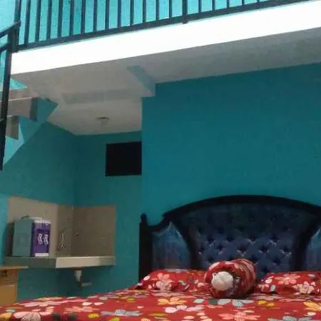 Penginapan Keluarga 215