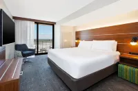 Holiday Inn Express & Suites VA Beach Oceanfront