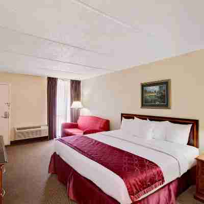 Days Inn by Wyndham Bay City Rooms