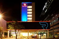 Red Planet Manila Aseana City Hotel a Manila