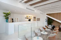 Hotel Marina Badalona - بار
