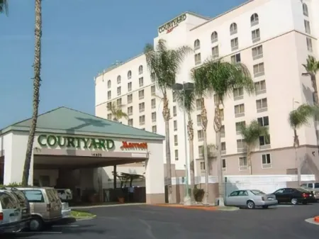 Courtyard Los Angeles Baldwin Park