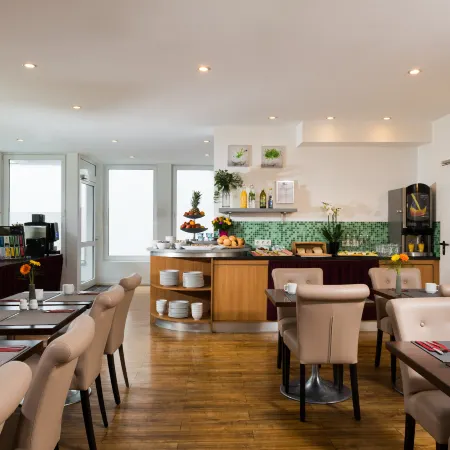 Leonardo Hotel Frankfurt City Center Отели рядом с достопримечательностью «Штеделевский художественный институт и городская галерея»