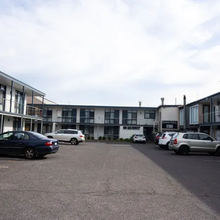 Admiralty Inn