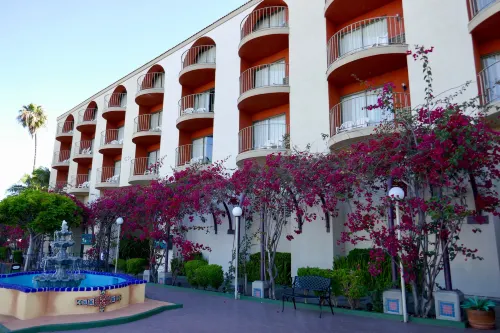 Golden Sails Hotel Hotels in Seal Beach