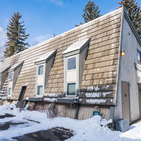 Tunnel Mountain Resort