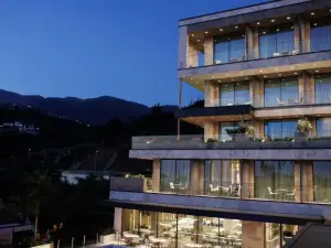 Prado Luxury Hotel