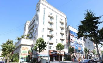 Empire Tourist Hotel