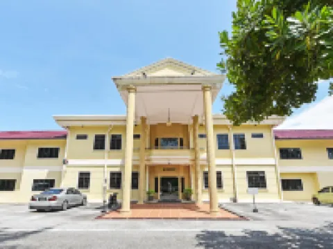 Capital O 90434 Marmoris House Hotels in Batu Rakit