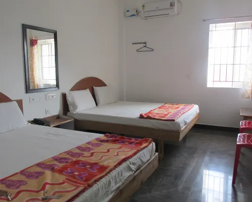 Eden A Park Hotels in Palani