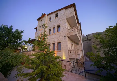 ShoeString Stone House