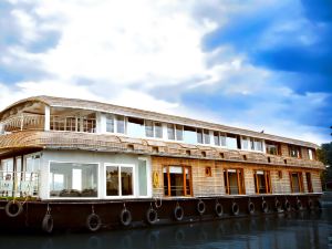 Best Kerala Houseboat