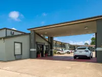 Econo Lodge Lake Charles University Area Hotels near Lake Charles Power Centre