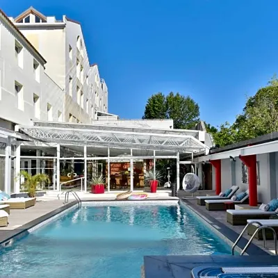 Hôtel Arles Plaza Hotel berhampiran Arles Amphitheatre