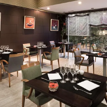 HOTEL CIUDAD DE VALLADOLID by IHG Отели в г. Кампинья дель Писуэрга