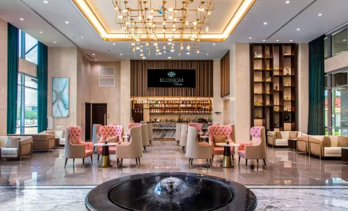 Blossom Hotel Houston, Curio Collection by Hilton